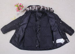 童小鸭正品 打造舒适时尚的青少年冬日穿搭新体验